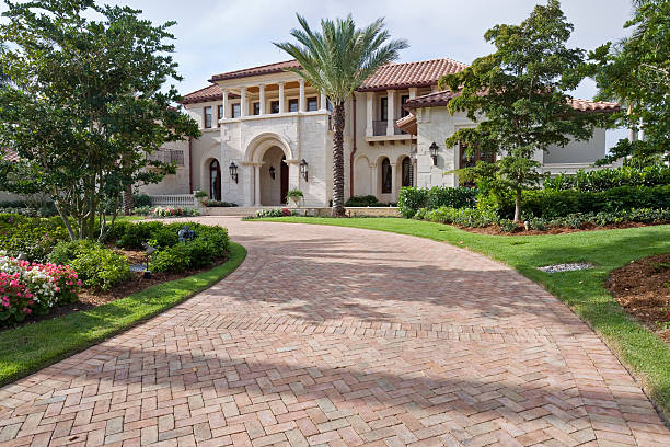 Best Interlocking Driveway Pavers  in Mahtomedi, MN